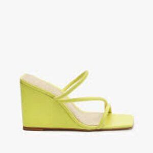SCHUTZ Kiki Nappa Leather Sandal in Green Apple